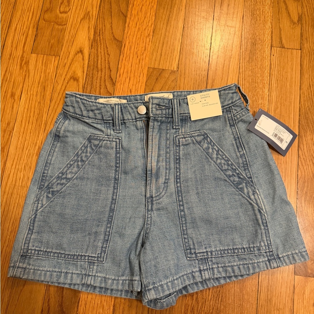 Target- Universal Thread- Women’s Utility High-Waisted Denim Shorts NWT